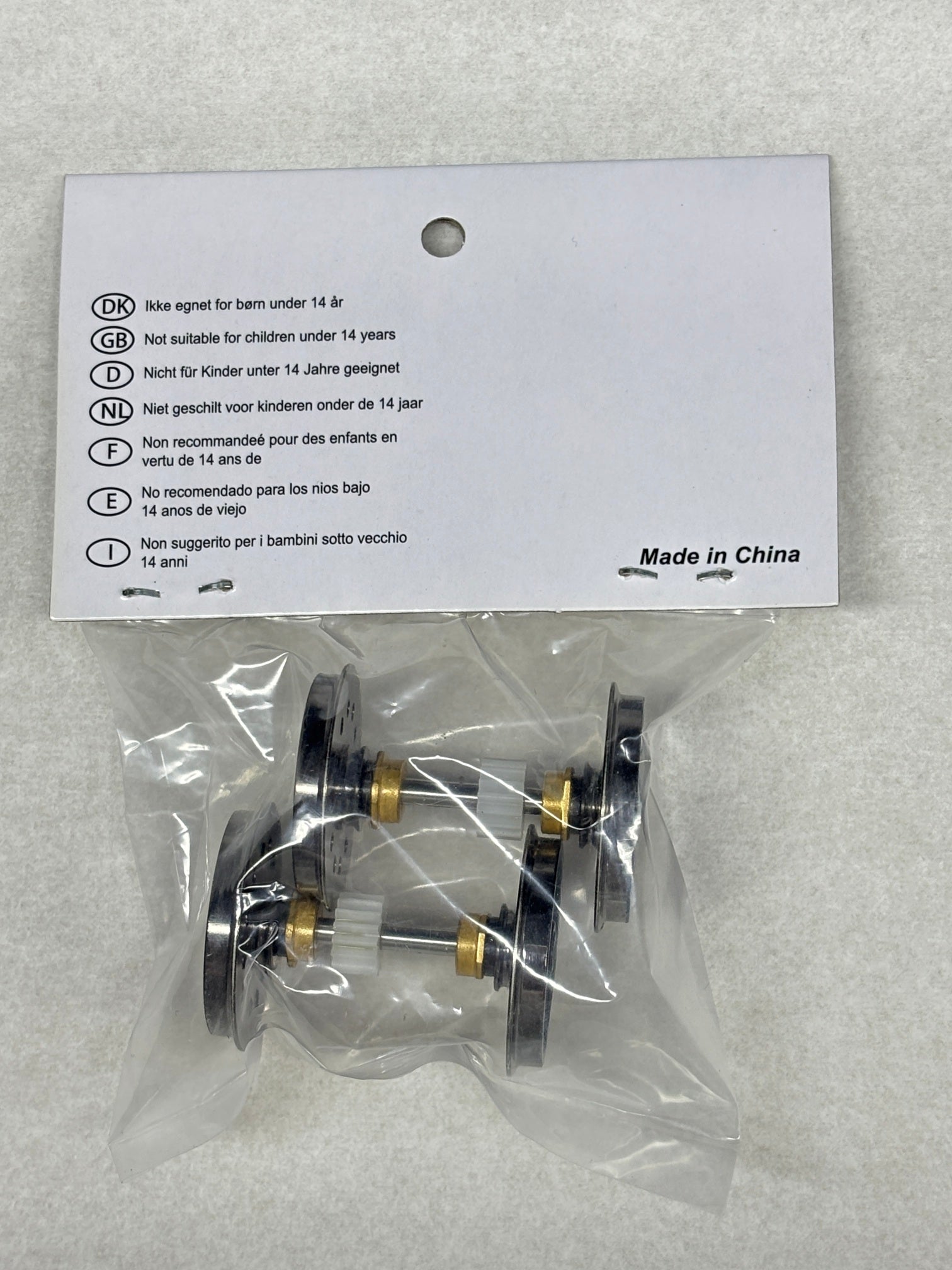O Gauge Wheelset with Gear, suitable for Class 24 and 25